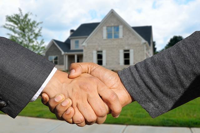 Nepremičninska agencija poenostavi tudi zahtevne postopke, kot je prodaja hiše