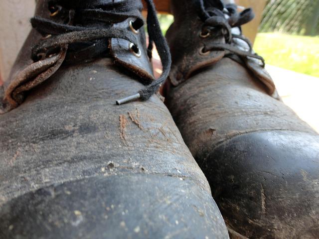Delovni čevlji s kapico imajo zelo prepričljivo zaščitno funkcijo